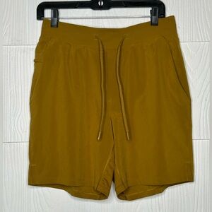 lululemon athletica Men's Athletic Shorts in Mustard Size M.
